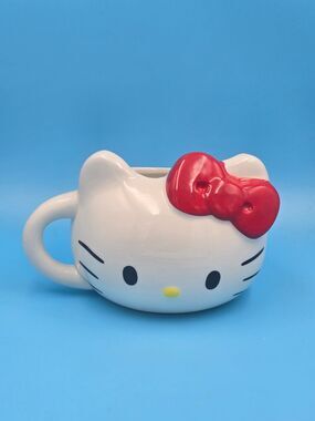 Bioworld Hello Kitty Face Sculpted Mug